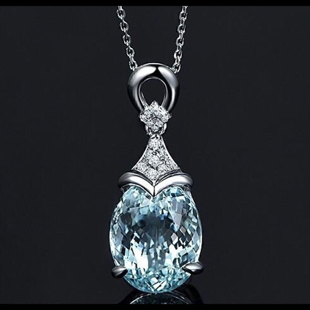 🩵 New light blue topaz natural stone necklace pendant 🩵